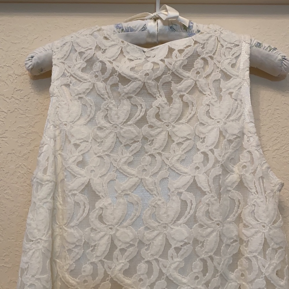 Beautiful pearl embellished white lace dress - Picture 6 of 7